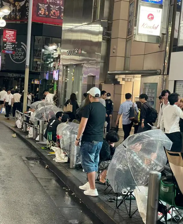 火全球！宝珀联名斯沃琪横扫各地市场，惊人涨价引狂潮！