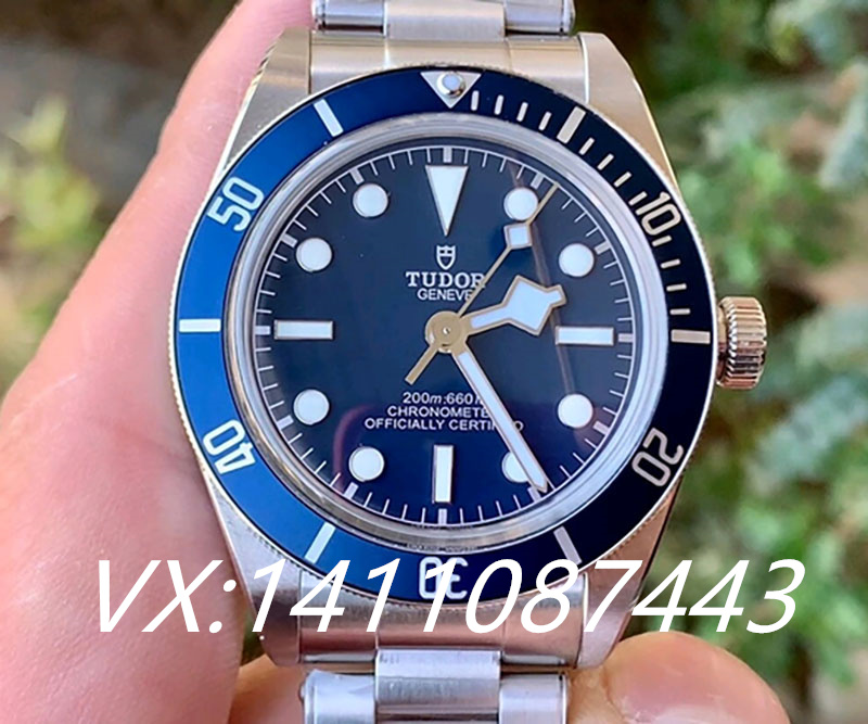 ZF厂帝舵碧湾系列小蓝盾M79030N复刻腕表做工细节评测！