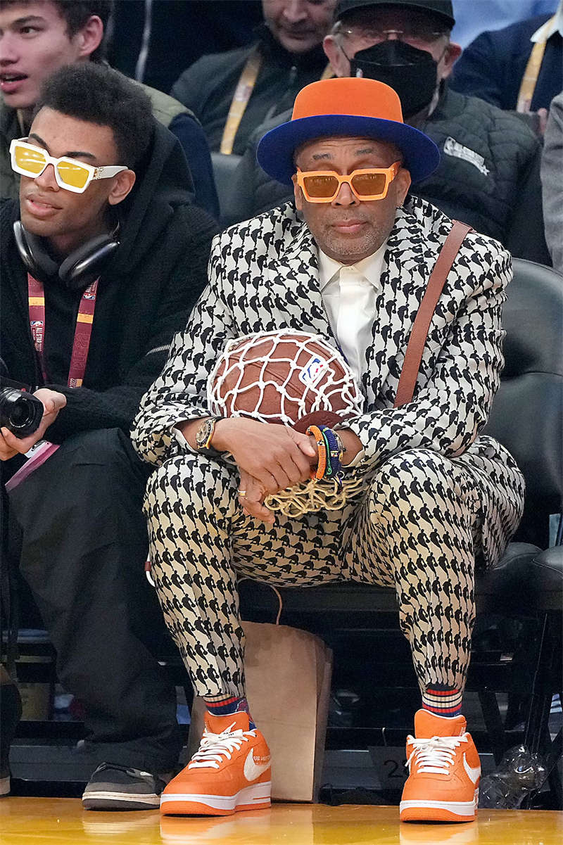 独家揭秘 NBA 75周年庆全球限量手表