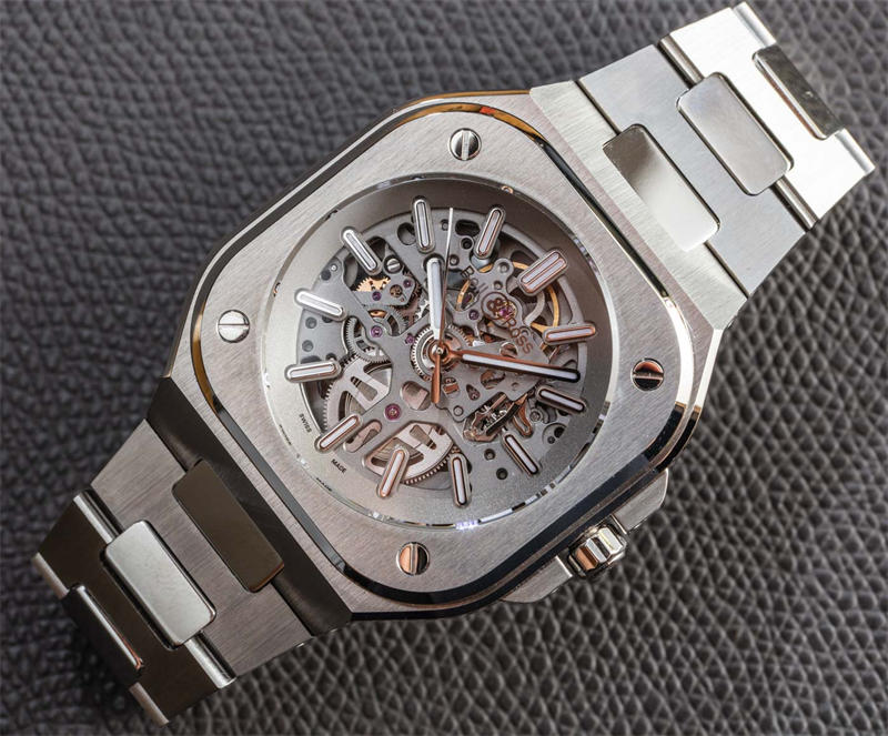  时尚前沿：展示Bell & Ross BR 05 镂空魅力