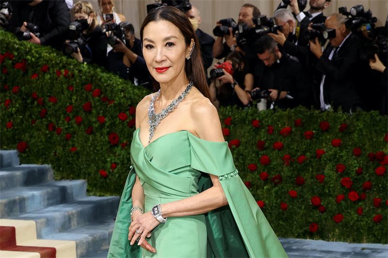 揭秘红地毯背后：好莱坞付费游戏真相曝光
