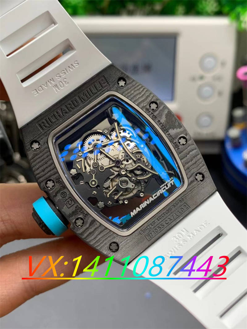ZF 厂理查德米勒 RM055 碳纤维限量款评测：精湛工艺与卓越性能的完美结合
