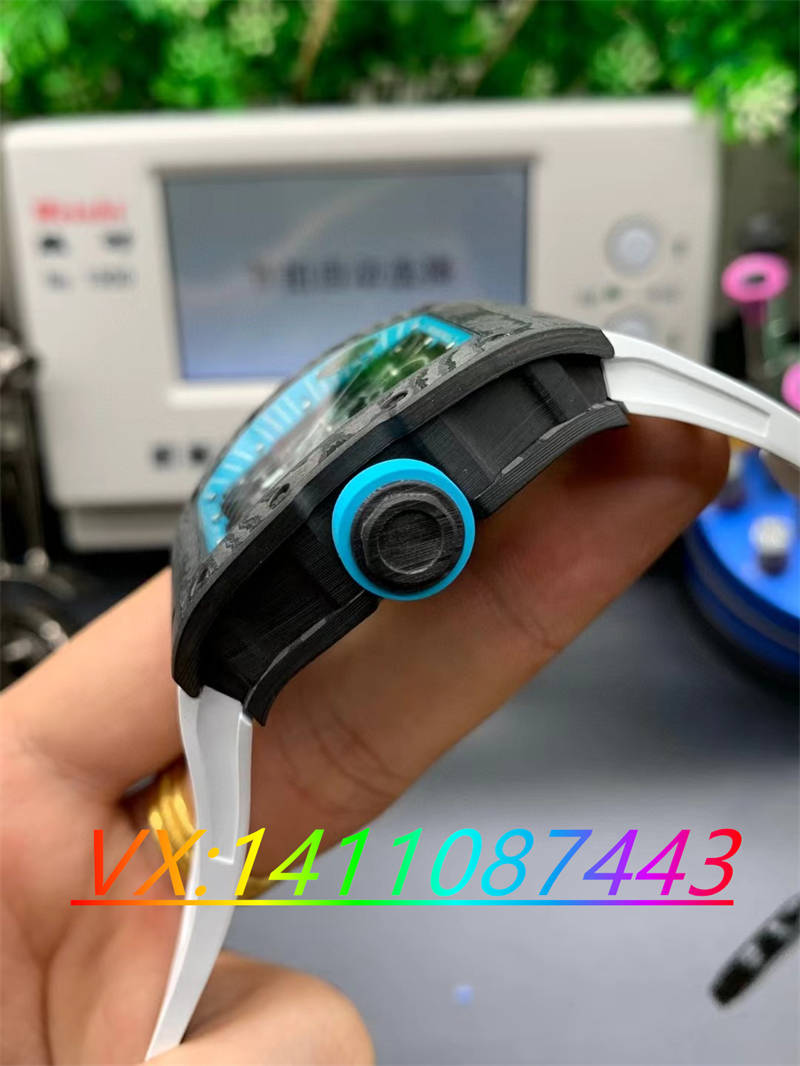 ZF 厂理查德米勒 RM055 碳纤维限量款评测：精湛工艺与卓越性能的完美结合