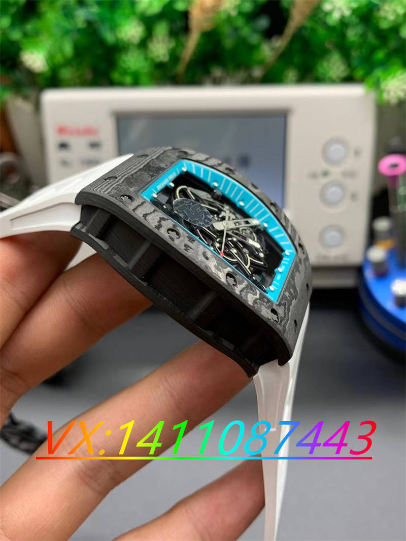 ZF 厂理查德米勒 RM055 碳纤维限量款评测：精湛工艺与卓越性能的完美结合