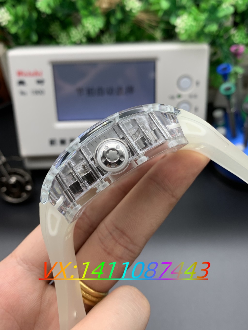 EUR厂理查德056陀飞轮超级雪琉璃:奢华复刻的极致之选