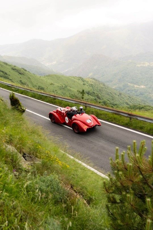 Chopard 萧邦：续写 Mille Miglia 古董车公路赛的竞速传奇